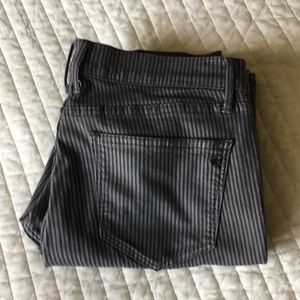 Madewell size 28 jeans.